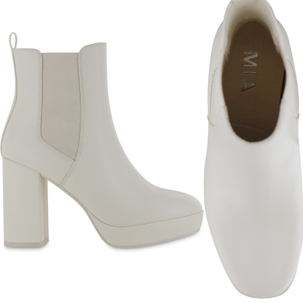 NWT MIA platform Chelsea boot in white / off white size 8